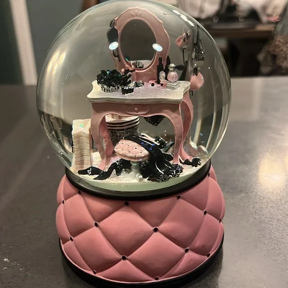 Victoria's Secret Vintage Musical Globe - Picture 11 of 17